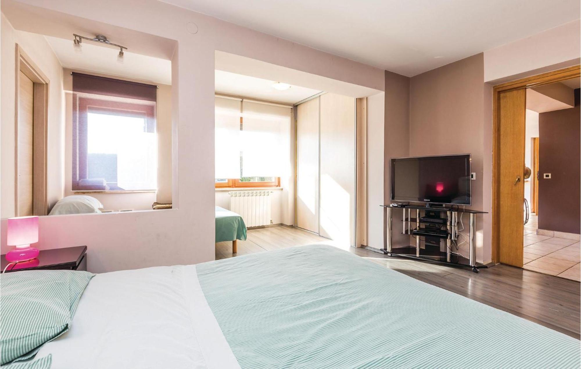 Stunning Apartment In Rijeka With 1 Bedrooms And Wifi Eksteriør bilde